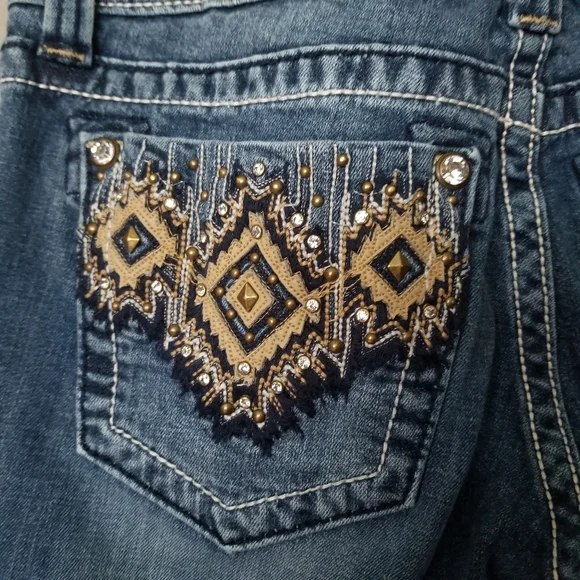 Miss Me 28 Distressed Capris Embroidered Blue Capri Jeans - Picture 5 of 15